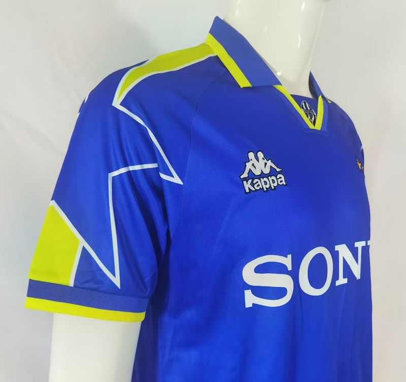 96-97 Juventus Away